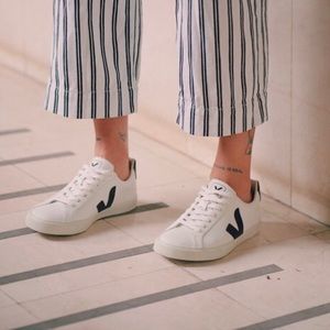 Women’s Veja Esplar Sneakers - NEVER WORN! Size 39